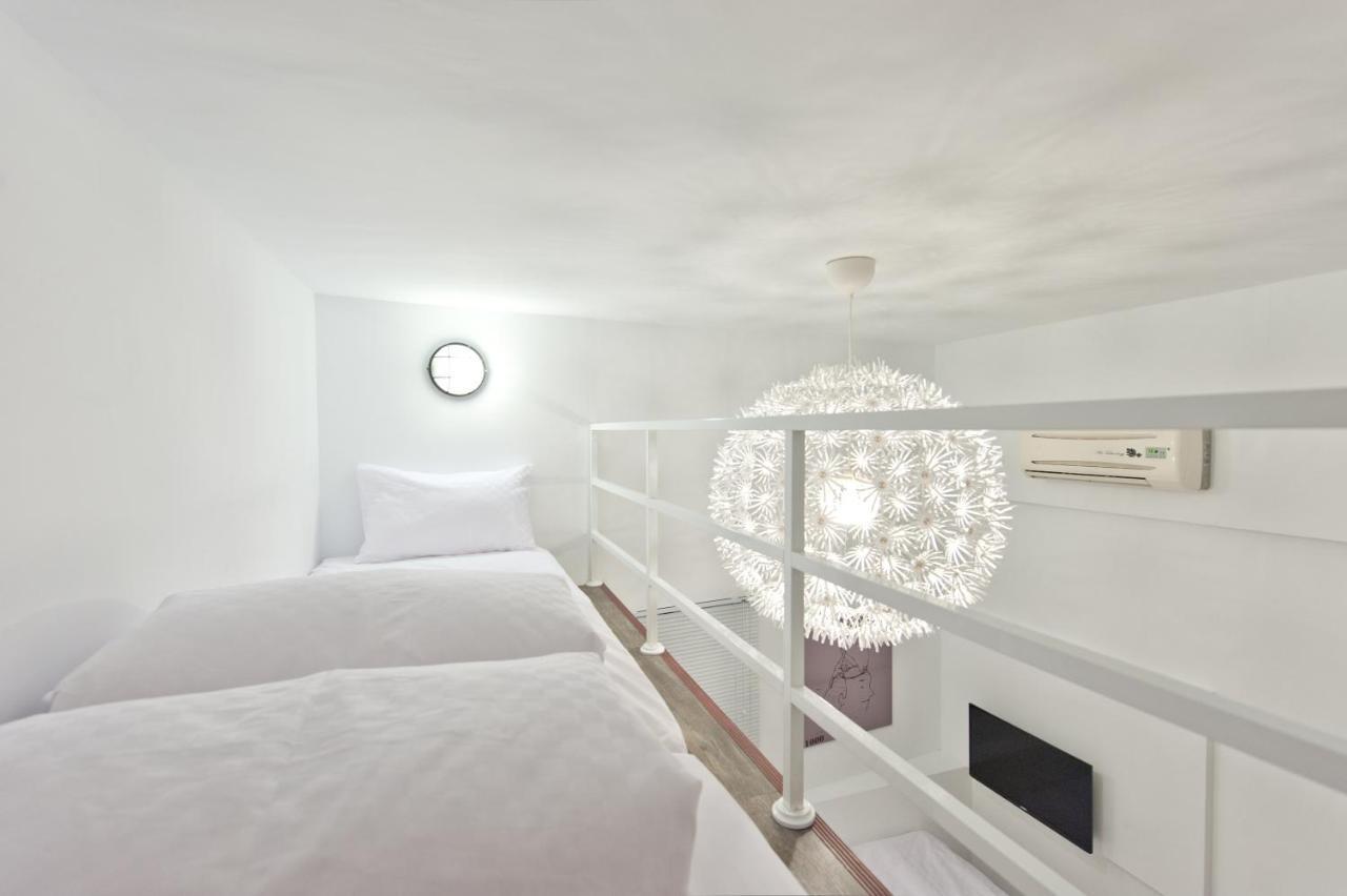 Leo 111/Arena Ruifeng Hotel Kaohsiung Luaran gambar